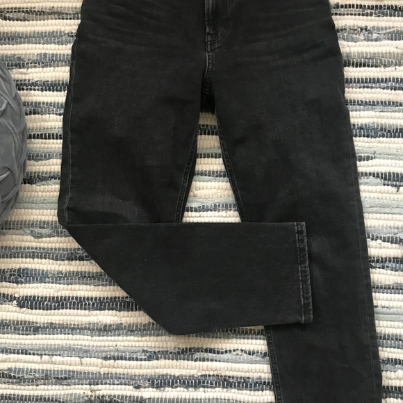 Everlane Cheeky Straight Jeans - Picture 2 of 3